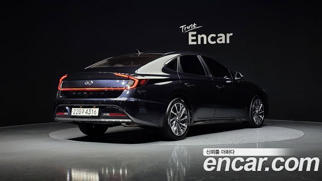 Hyundai Sonata (DN8) 2.0 Premium Family 2021 — фото 2