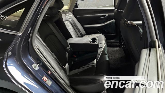 Hyundai Sonata (DN8) 2.0 Premium Family 2021 — фото 12
