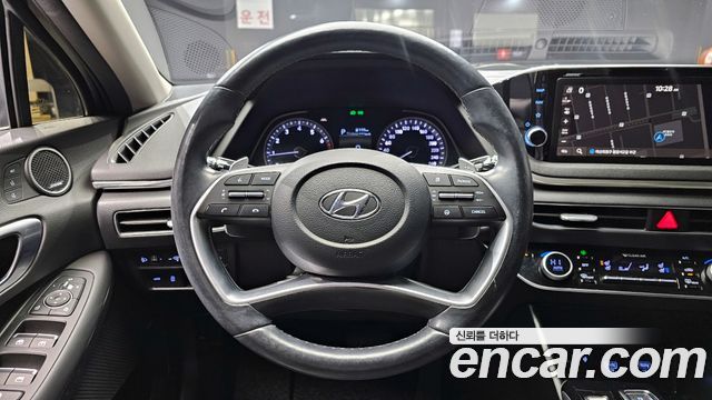 Hyundai Sonata (DN8) 2.0 Premium Family 2021 — фото 13