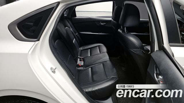 Kia K3 Standard 2021 — фото 11