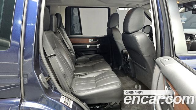 Land Rover Discovery 4 3.0 SDV6 SE 2016 — фото 12
