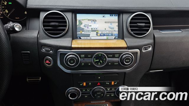 Land Rover Discovery 4 3.0 SDV6 SE 2016 — фото 14