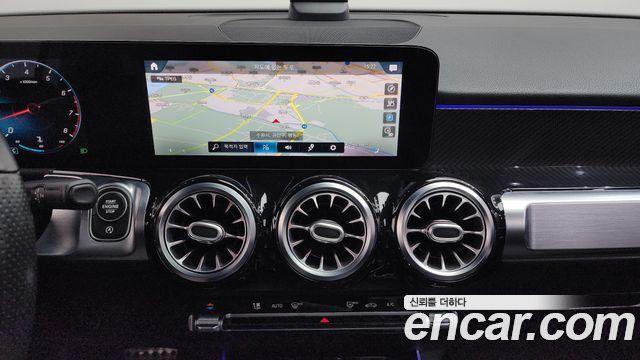 Mercedes-Benz GLB-Class (X247) GLB250 4MATIC 2021 — фото 15