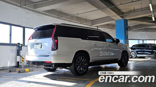 Cadillac Escalade (V) 6.2 ESV ESV Sports Platinum 2023 — фото 2
