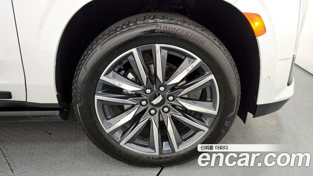 Cadillac Escalade (V) 6.2 ESV ESV Sports Platinum 2023 — фото 5