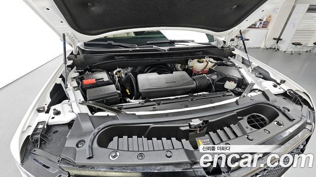 Cadillac Escalade (V) 6.2 ESV ESV Sports Platinum 2023 — фото 6