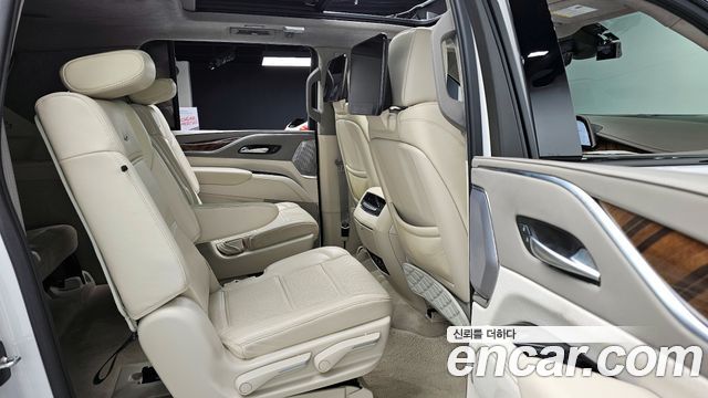 Cadillac Escalade (V) 6.2 ESV ESV Sports Platinum 2023 — фото 11