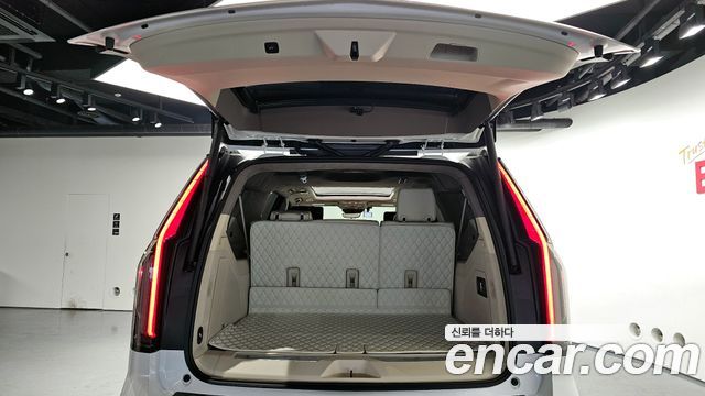 Cadillac Escalade (V) 6.2 ESV ESV Sports Platinum 2023 — фото 20