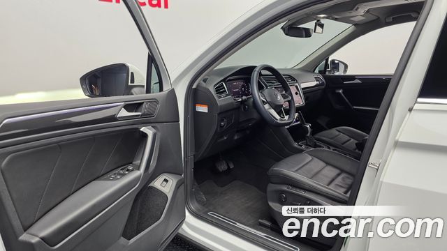 Volkswagen Tiguan (II) 2.0 TDI Premium 2024 — фото 10