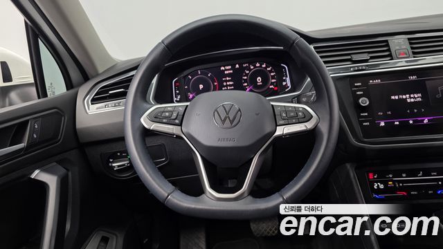 Volkswagen Tiguan (II) 2.0 TDI Premium 2024 — фото 13