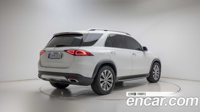 Mercedes-Benz GLE-Class (W167) GLE300d 4MATIC 2023 — фото 3