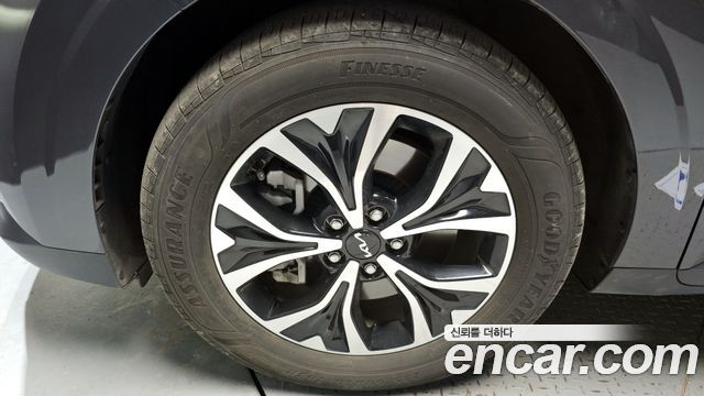 Kia Carnival (IV) Gasoline 9-Seater Noblesse 2023 — фото 5