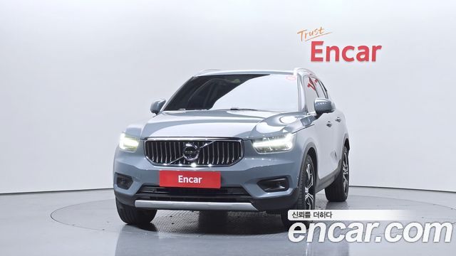Volvo XC40 B4 Inscription 2021 — фото 3