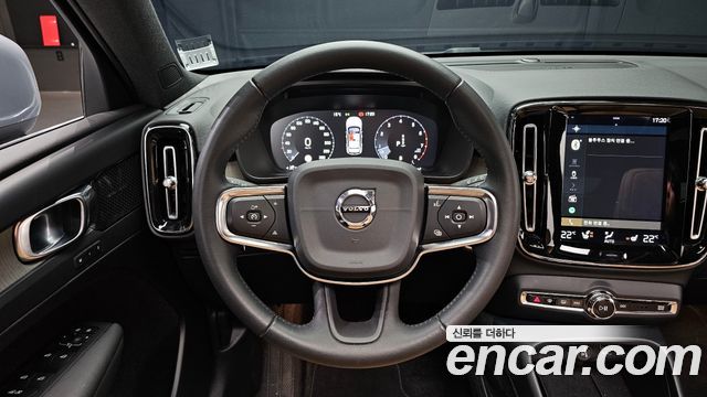 Volvo XC40 B4 Inscription 2021 — фото 17