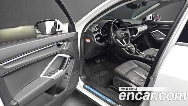 Audi Q3 (F3) 40 TFSI Quatrro Sport Back 2024 — фото 11