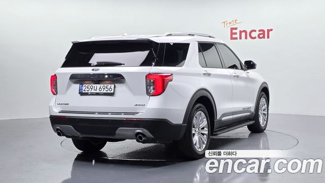 Ford Explorer (VI) 2.3 LimIted 4WD 2023 — фото 2