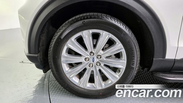Ford Explorer (VI) 2.3 LimIted 4WD 2023 — фото 5
