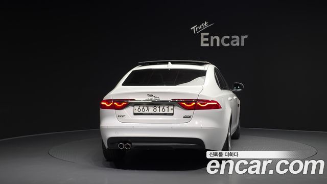 Jaguar XF (X260) 20d Prestige AWD 2018 — фото 4