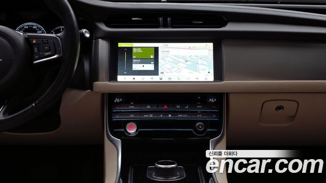 Jaguar XF (X260) 20d Prestige AWD 2018 — фото 14