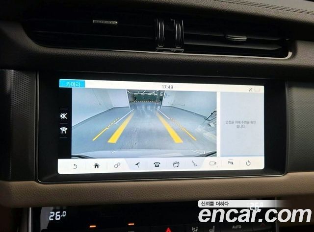 Jaguar XF (X260) 20d Prestige AWD 2018 — фото 15