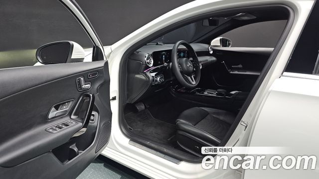 Mercedes-Benz A-Class (W177) A220 Sedan 2020 — фото 15