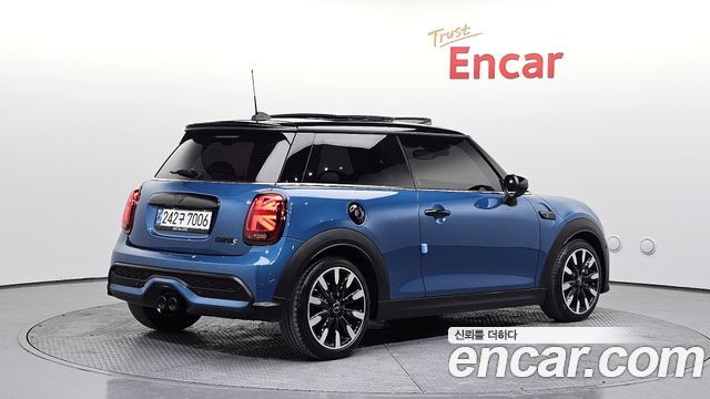 MINI Cooper S Classic Third Generation 2024 — фото 2