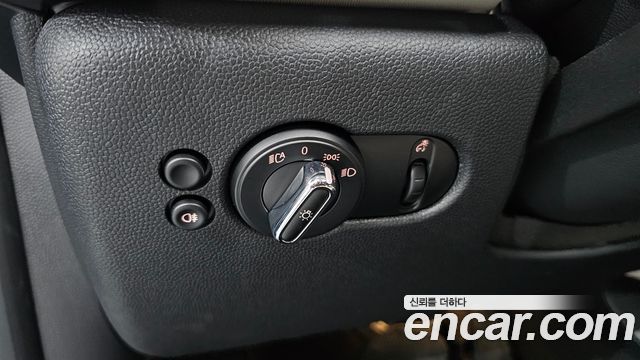 MINI Cooper S Classic Third Generation 2024 — фото 12