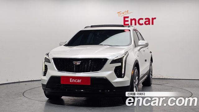 Cadillac XT4 2.0 Sport AWD 2023 — фото 3