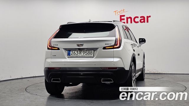 Cadillac XT4 2.0 Sport AWD 2023 — фото 4