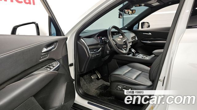 Cadillac XT4 2.0 Sport AWD 2023 — фото 12