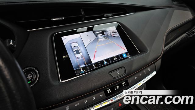 Cadillac XT4 2.0 Sport AWD 2023 — фото 17