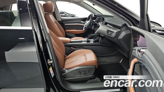 Audi e-tron 50 Quattro Sportback 2021 — фото 15