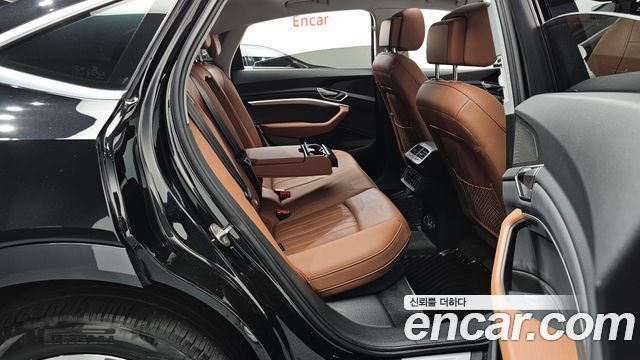 Audi e-tron 50 Quattro Sportback 2021 — фото 16