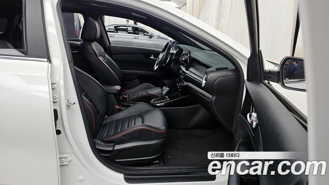 Kia K3 (II) 1.6 Turbo GT 5Door Signature 2022 — фото 15
