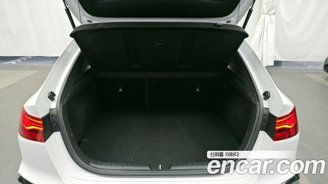 Kia K3 (II) 1.6 Turbo GT 5Door Signature 2022 — фото 24