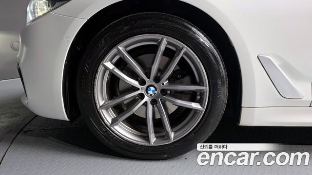 BMW 5 Series (G30) 520d xDrive M Sport Package 2018 — фото 5