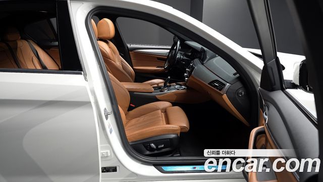 BMW 5 Series (G30) 520d xDrive M Sport Package 2018 — фото 10