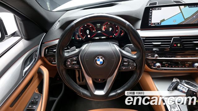 BMW 5 Series (G30) 520d xDrive M Sport Package 2018 — фото 13