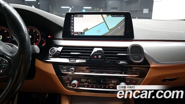 BMW 5 Series (G30) 520d xDrive M Sport Package 2018 — фото 15