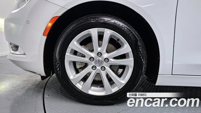 Chrysler 200 (II) 2.4 Limited 2015 — фото 5