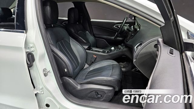 Chrysler 200 (II) 2.4 Limited 2015 — фото 10