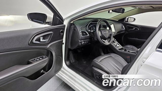 Chrysler 200 (II) 2.4 Limited 2015 — фото 11