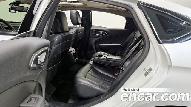 Chrysler 200 (II) 2.4 Limited 2015 — фото 12