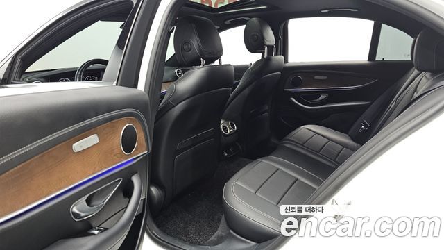Mercedes-Benz E-Class (W213) E250 Exclusive 2021 — фото 12