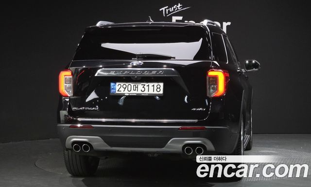 Ford Explorer (VI) 3.0 Platinum 4WD 2022 — фото 4