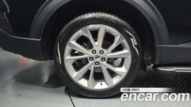 Ford Explorer (VI) 3.0 Platinum 4WD 2022 — фото 5