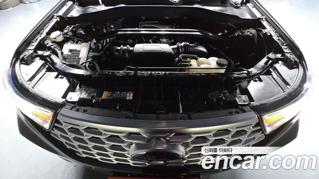 Ford Explorer (VI) 3.0 Platinum 4WD 2022 — фото 6