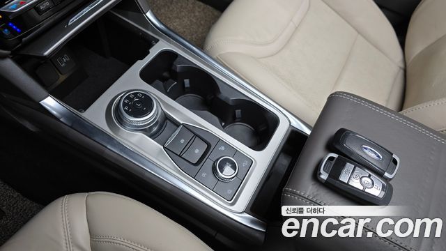Ford Explorer (VI) 3.0 Platinum 4WD 2022 — фото 9