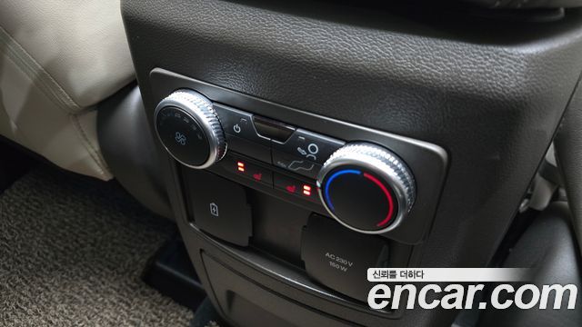 Ford Explorer (VI) 3.0 Platinum 4WD 2022 — фото 22