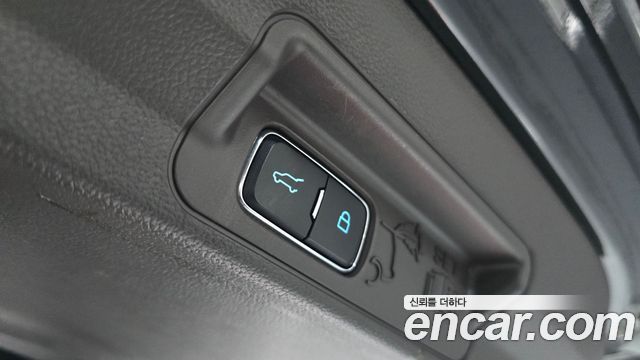 Ford Explorer (VI) 3.0 Platinum 4WD 2022 — фото 24